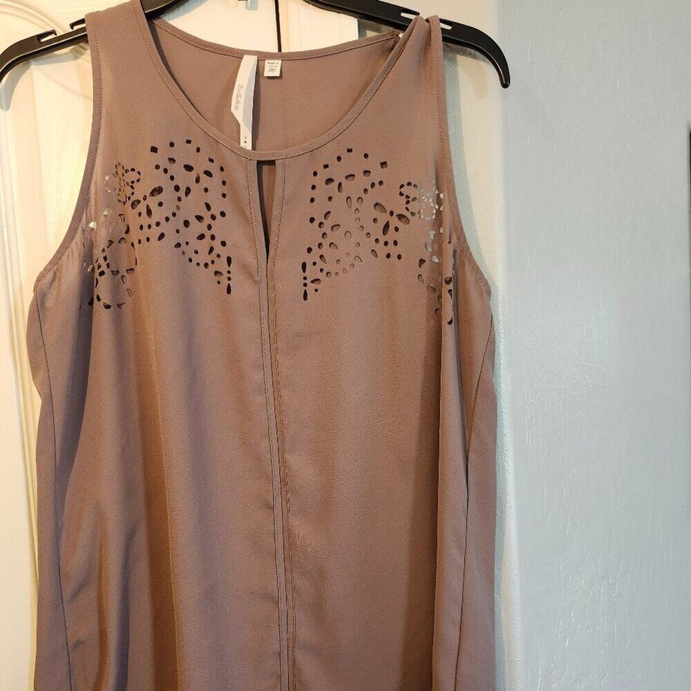 Bellatrix Sleeveless Blouse